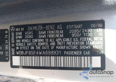 1998 Mercedes-Benz E 320 z USA, uszkodzony, nr VIN WDBJF65F4WA699931